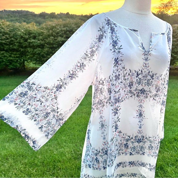 Jessica Simpson Maternity Lightweight Tunic - Picture 7 of 16